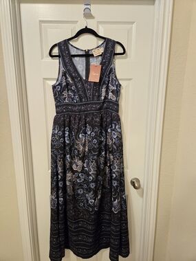 Sleeveless Floral Maxi Dress in Navy and Blue by Cuproa